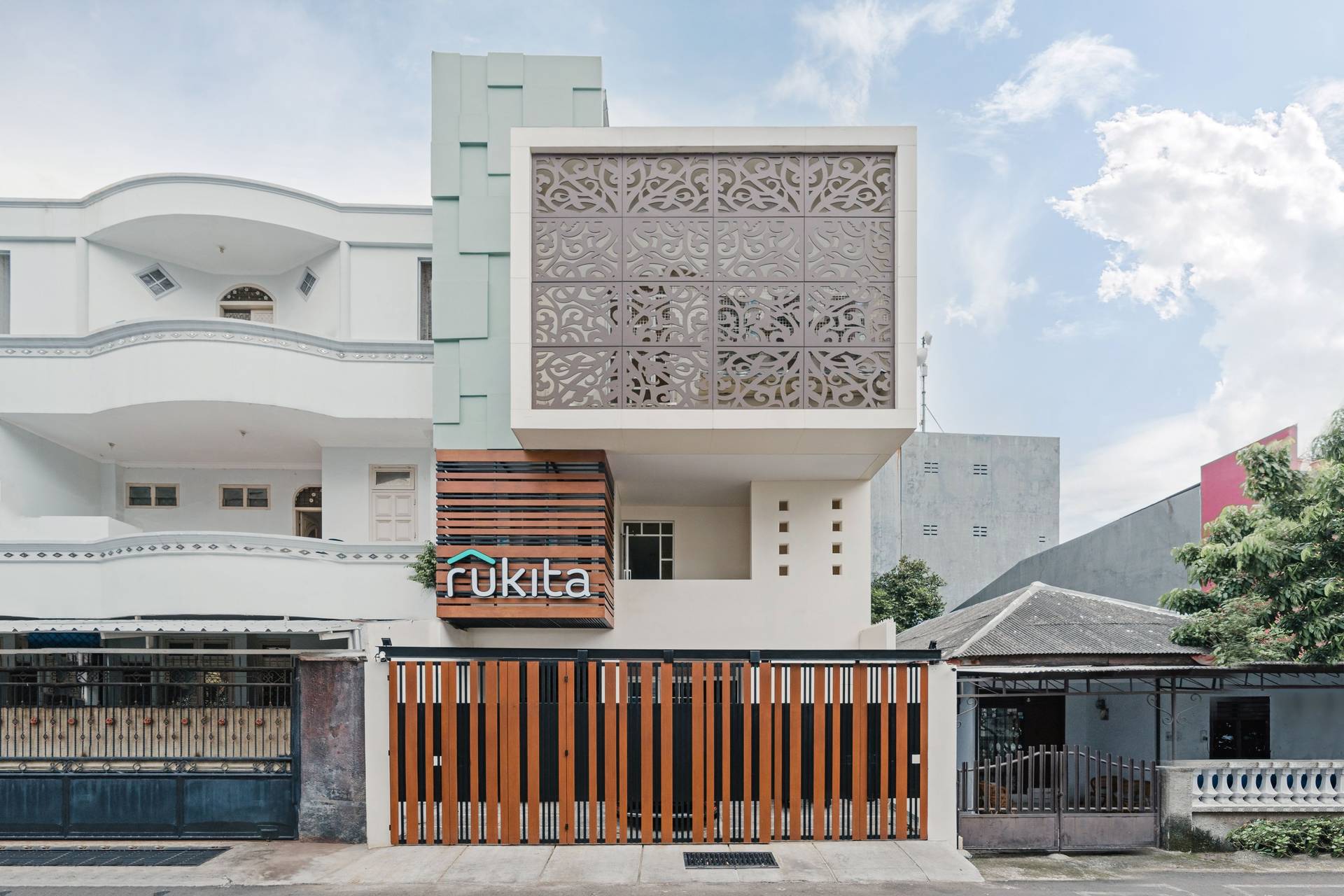 https://images.rukita.co/buildings/building/34d9749a-58ab-47fc-9546-977392494875.jpg