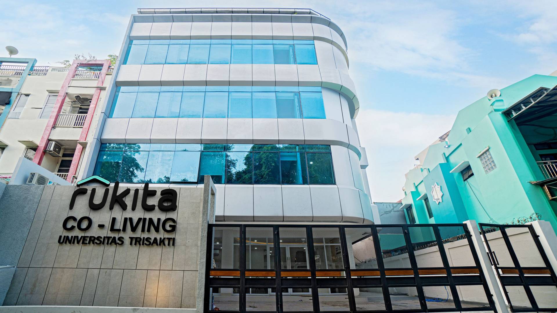 https://images.rukita.co/buildings/building/3564d6f4-0cf.jpg