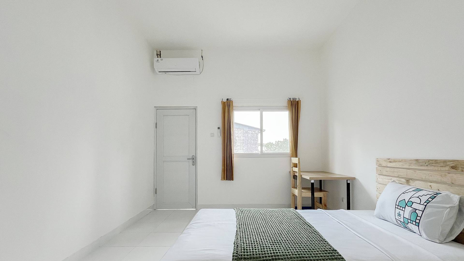 https://images.rukita.co/buildings/building/35e53d74-4088-42ec-a129-ac1c25dbc400.jpg