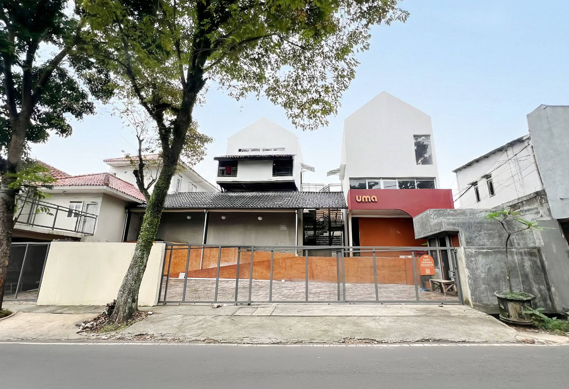 https://images.rukita.co/buildings/building/35e83b2b-15d1-4d2a-8a12-e204560e149f.jpeg