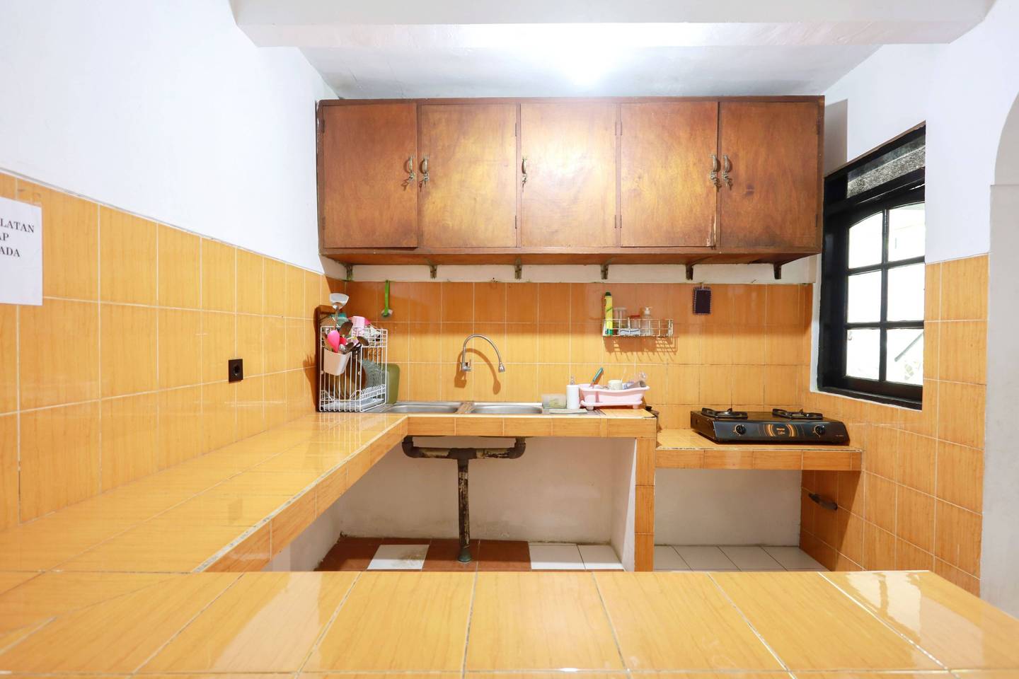 https://images.rukita.co/buildings/building/370e9073-b99.jpg