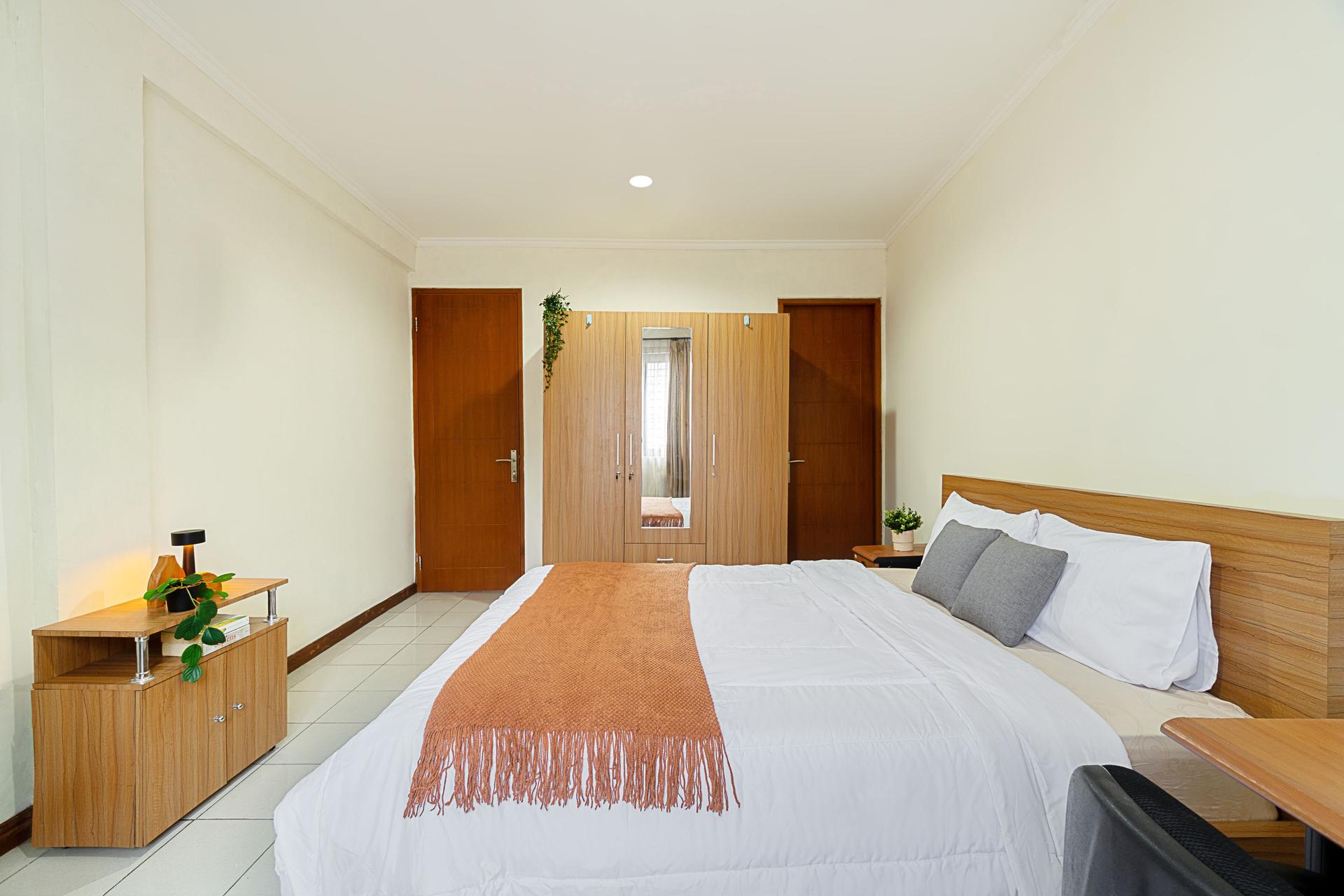https://images.rukita.co/buildings/building/389f6aaa-f9e.jpg