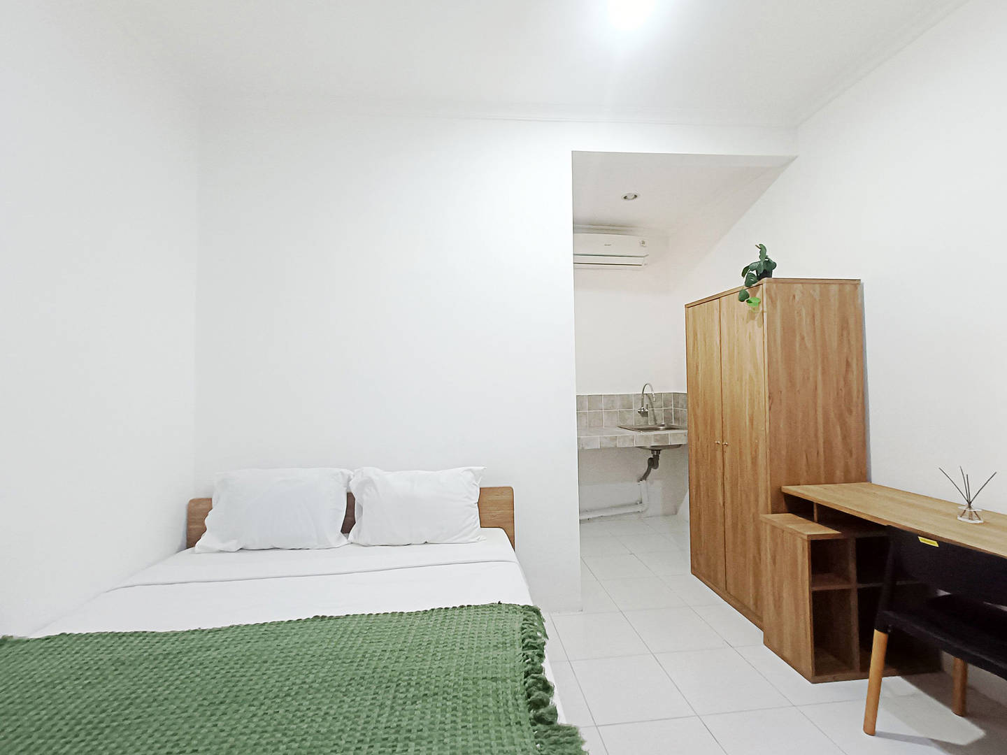 https://images.rukita.co/buildings/building/38b562d3-fd9.jpg