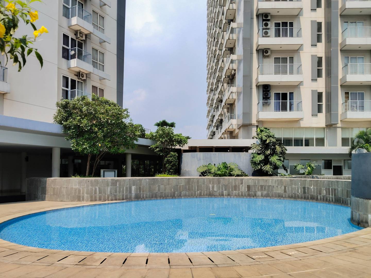 https://images.rukita.co/buildings/building/39a80d47-ef3.jpg