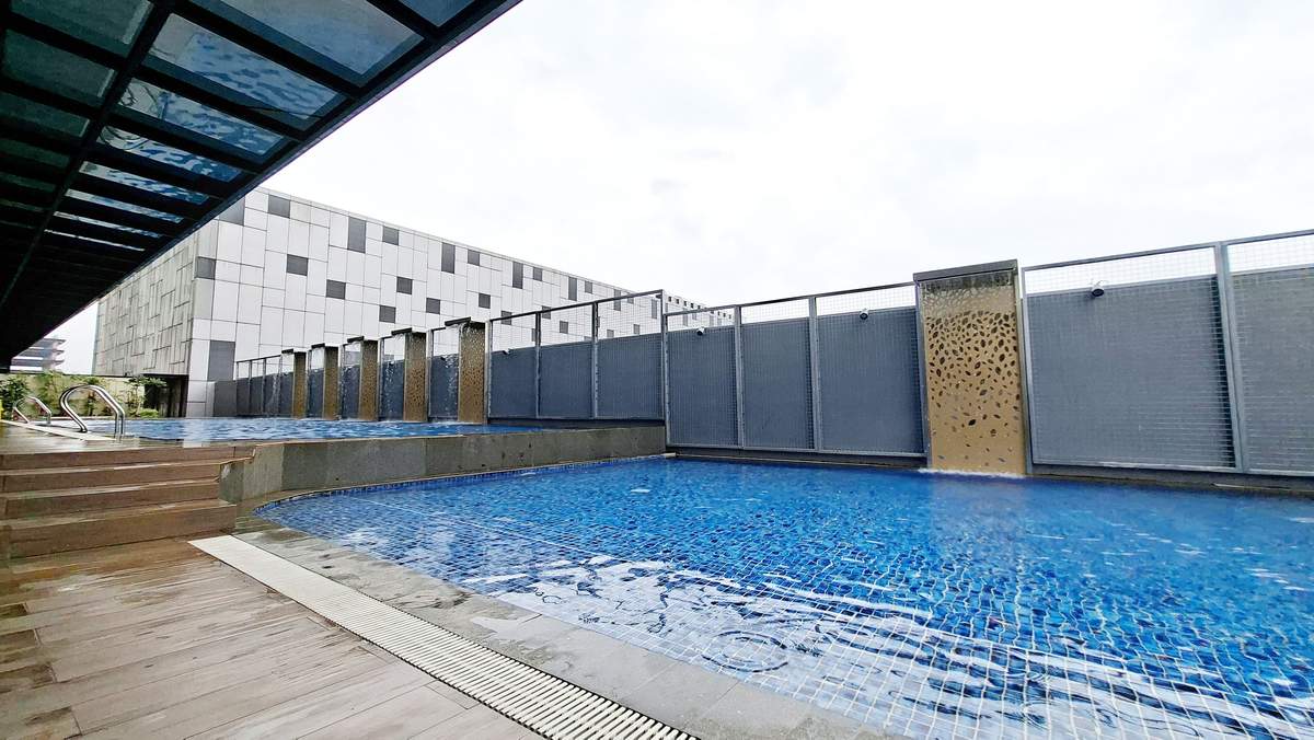 Foto Rukita Unit Apartemen Saffron Noble Sentul - Studio City View #1