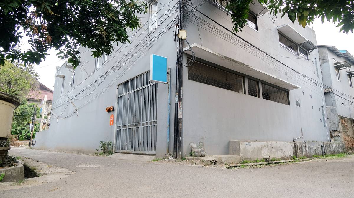 https://images.rukita.co/buildings/building/3aafca88-3ffe-4a82-a20b-cbec8be0eead.jpg