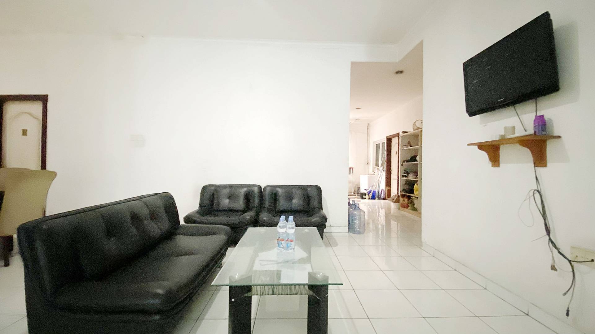 https://images.rukita.co/buildings/building/3caf4617-f3f8-435b-b99a-ad49cb16590b.jpg