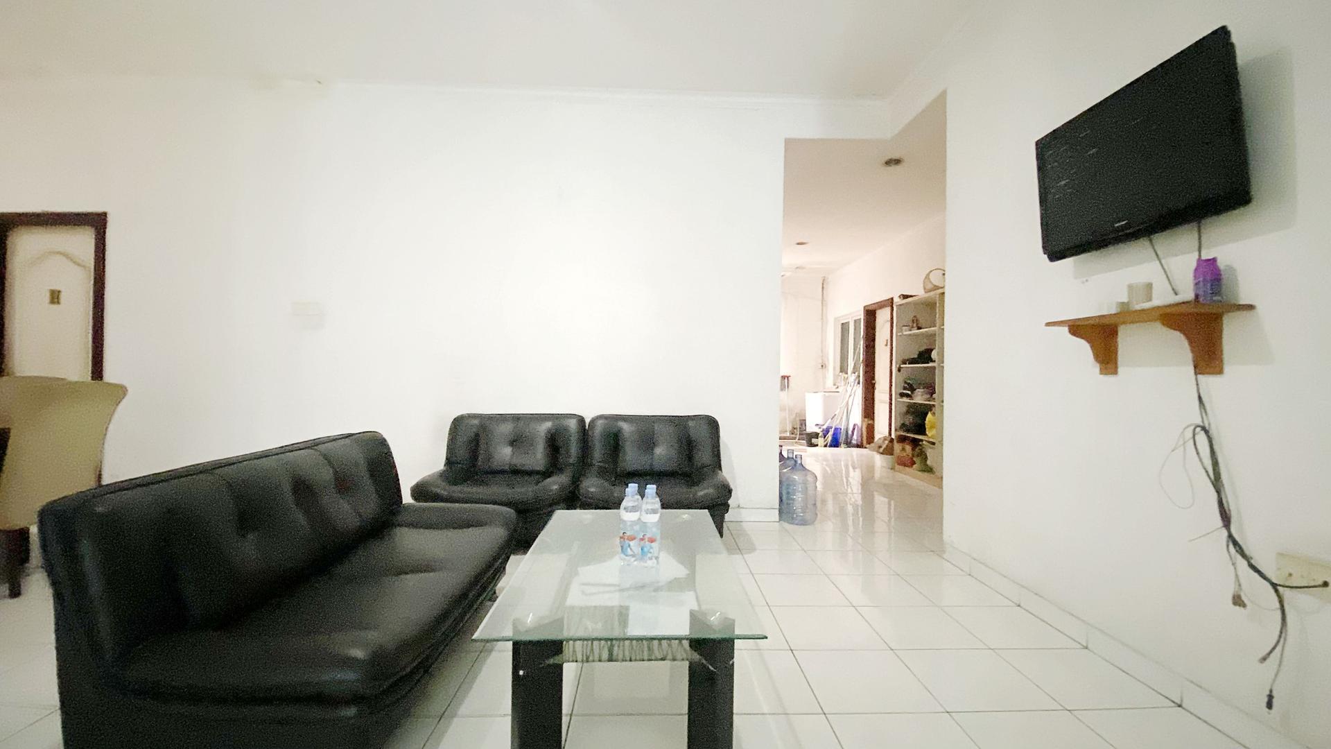 https://images.rukita.co/buildings/building/3caf4617-f3f8-435b-b99a-ad49cb16590b.jpg