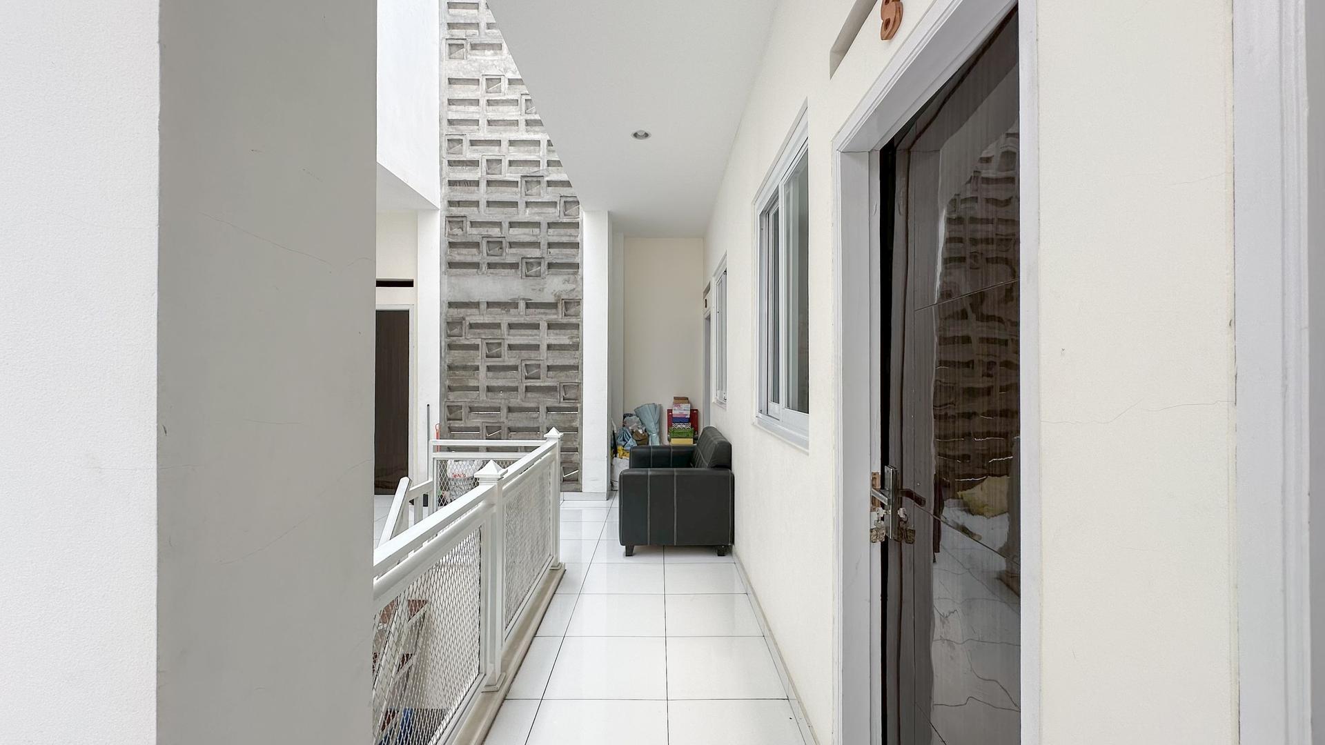 https://images.rukita.co/buildings/building/3d9ed5f1-34a.jpg