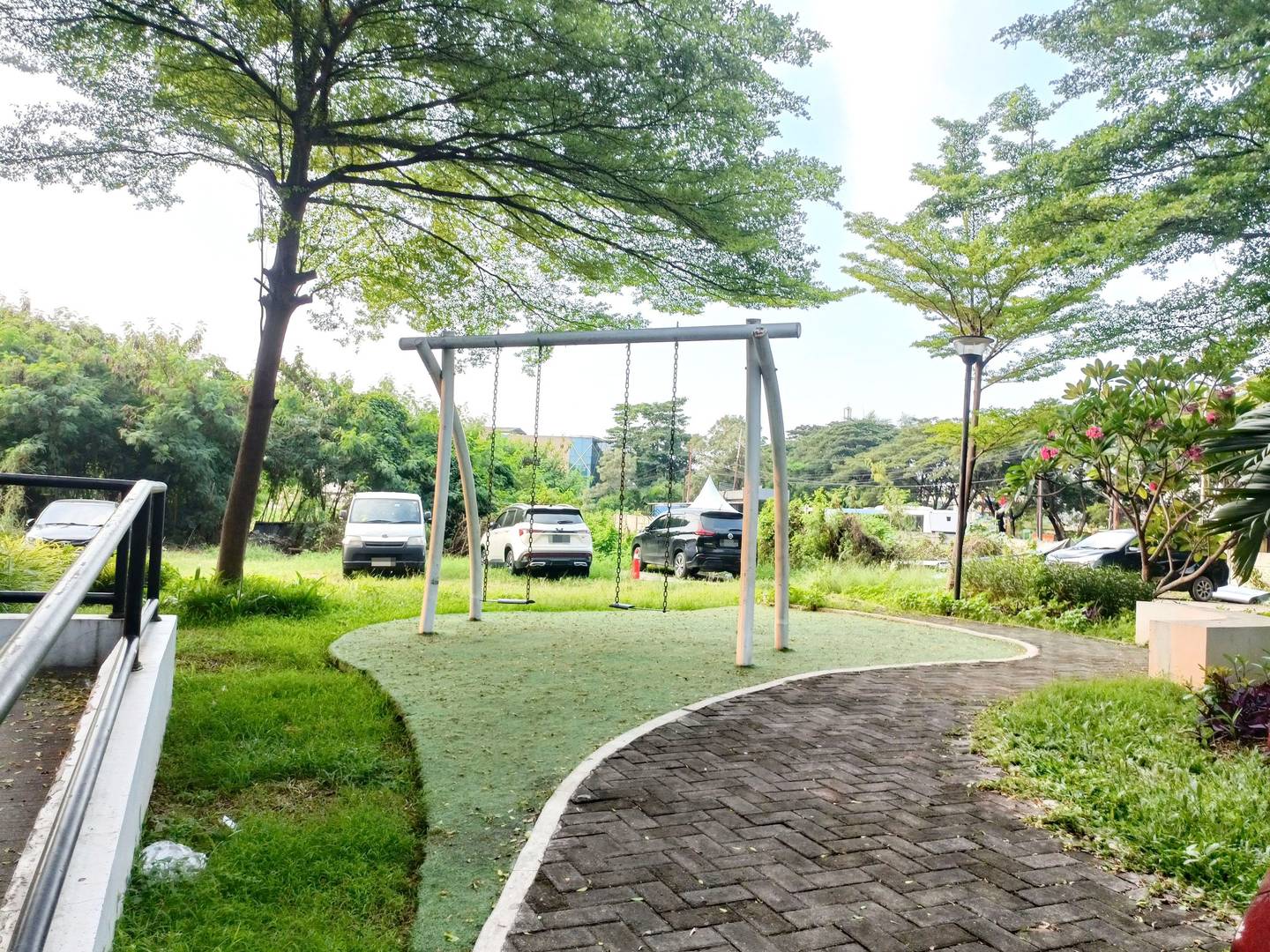 https://images.rukita.co/buildings/building/3e57ac4c-ec7.jpg