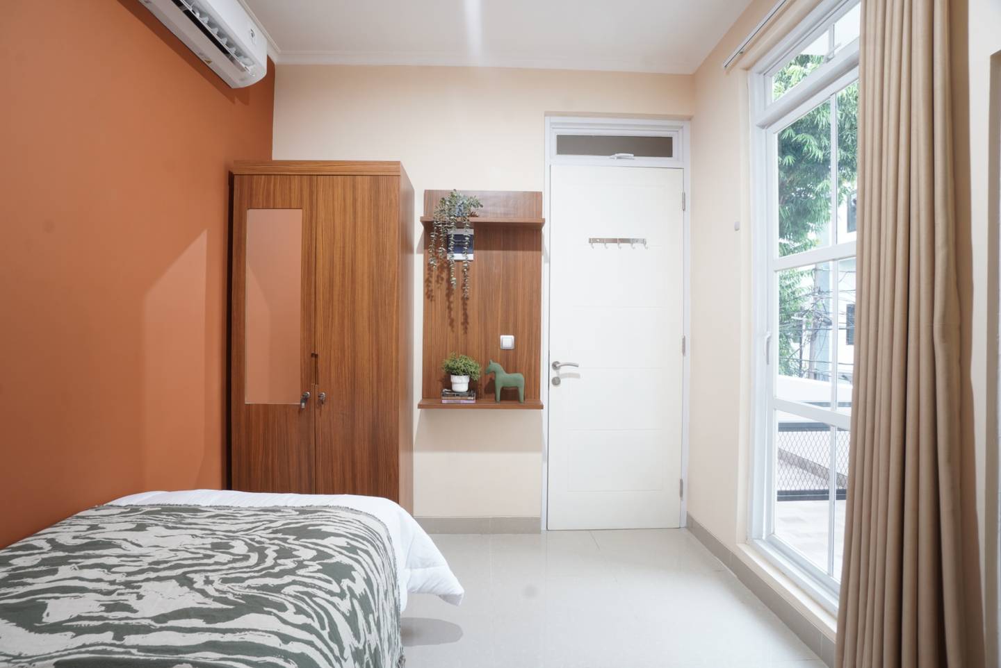 https://images.rukita.co/buildings/building/3eab283d-a4c.jpg