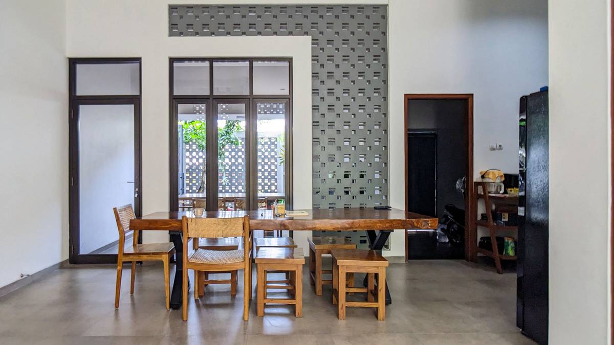 https://images.rukita.co/buildings/building/3efe970a-ca2.jpg