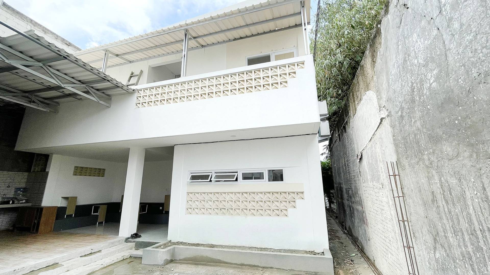 https://images.rukita.co/buildings/building/3f408e33-243b-47d2-a4ec-b25b460b6ceb.jpg