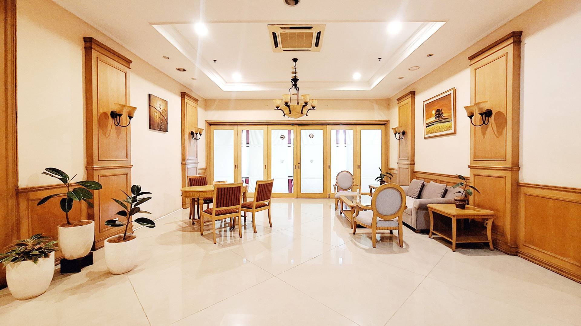 https://images.rukita.co/buildings/building/40eb2123-c964-43b0-a8fa-20eda2d2c859.jpg