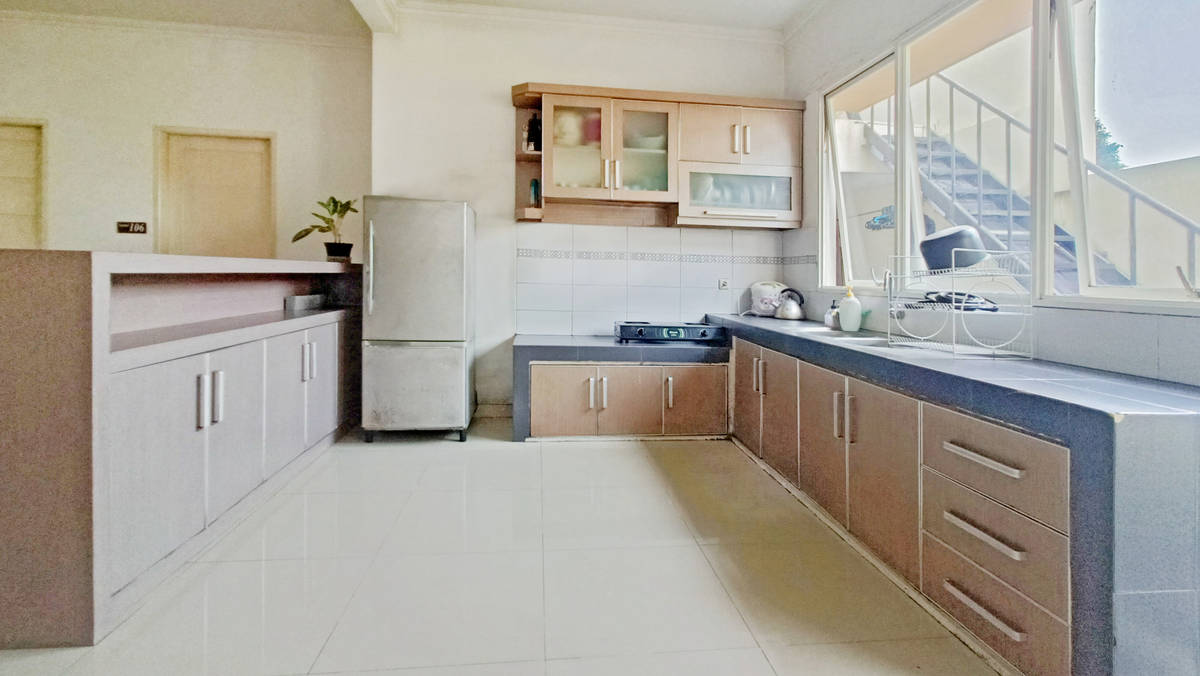 https://images.rukita.co/buildings/building/40f44d67-c89.jpg
