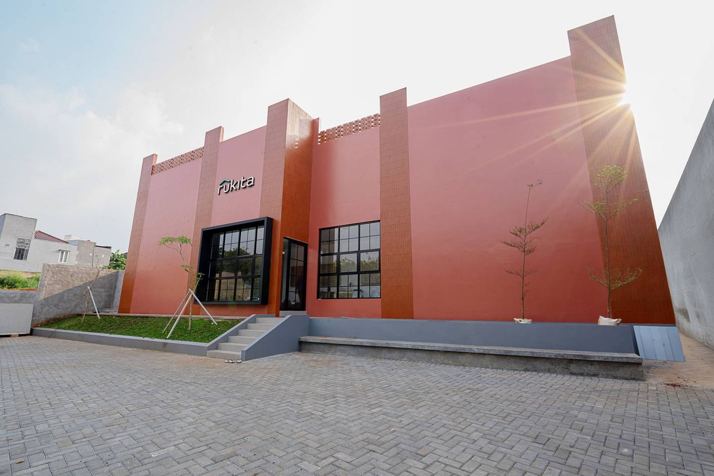 https://images.rukita.co/buildings/building/42187d0e-787.jpg