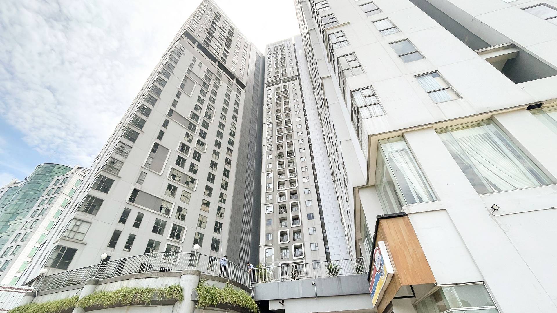 https://images.rukita.co/buildings/building/4305c794-35b5-4203-bd74-7a7b0055487f.jpg