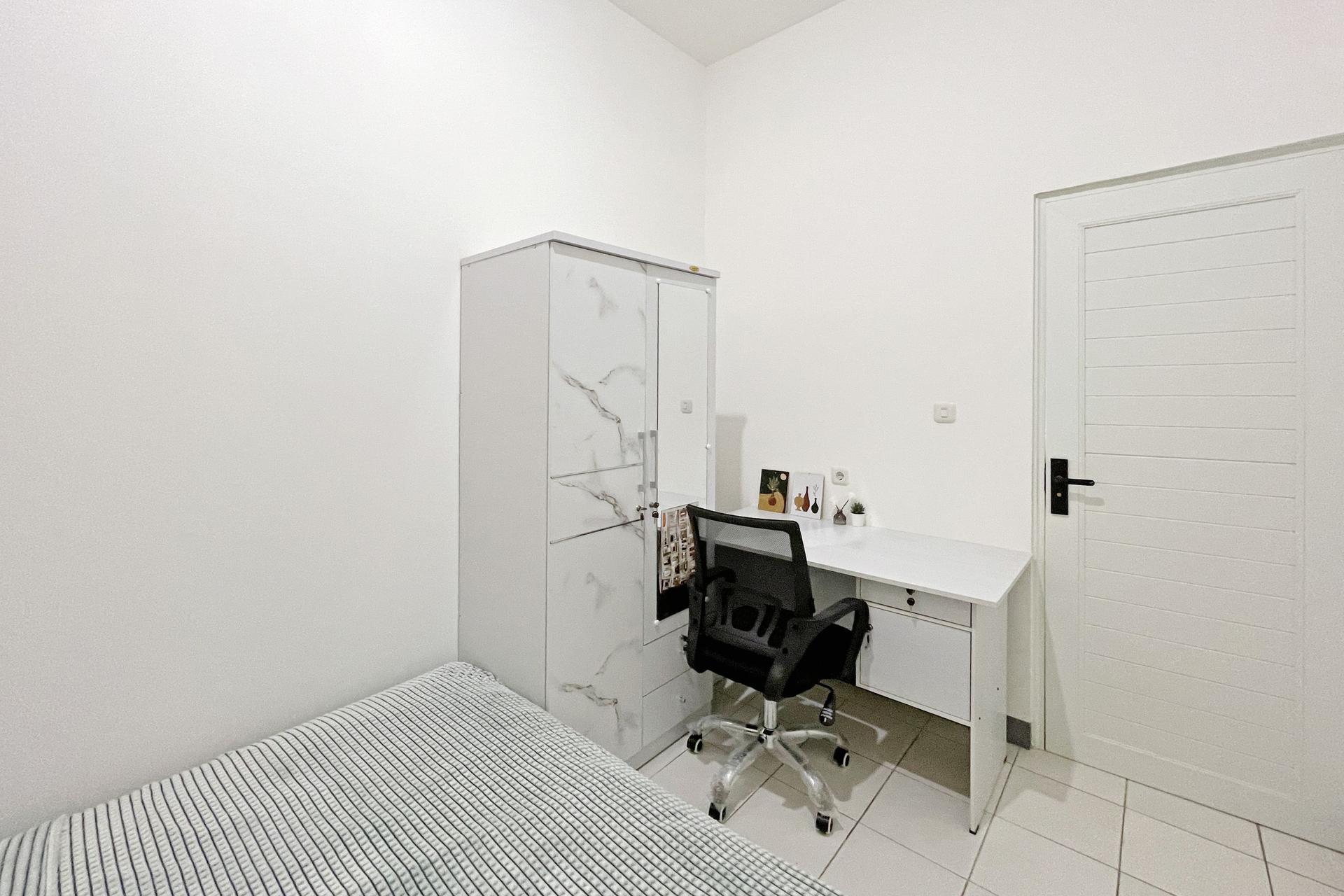 https://images.rukita.co/buildings/building/43eaafe4-34f.jpg