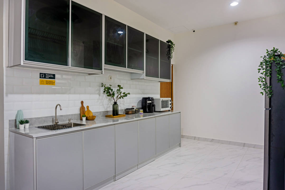 https://images.rukita.co/buildings/building/44d37131-48a.jpg