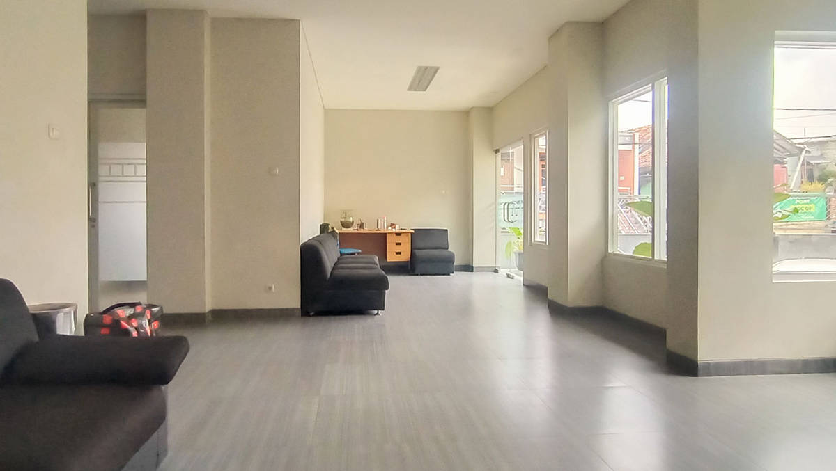 https://images.rukita.co/buildings/building/4a72af99-67d.jpg