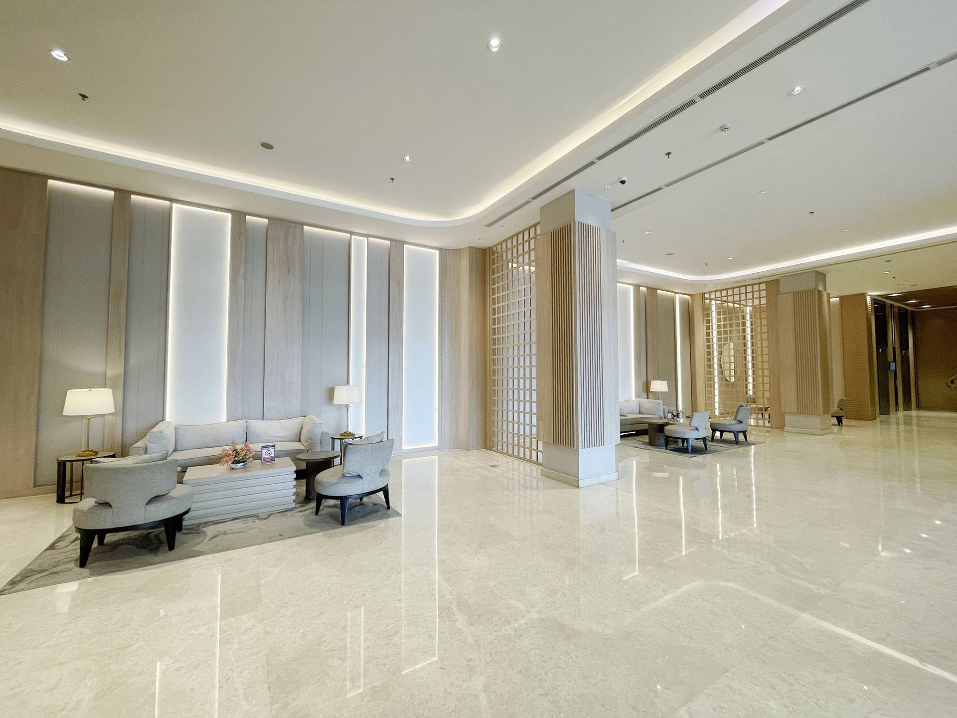 https://images.rukita.co/buildings/building/4a8f7dc5-0cd.jpg