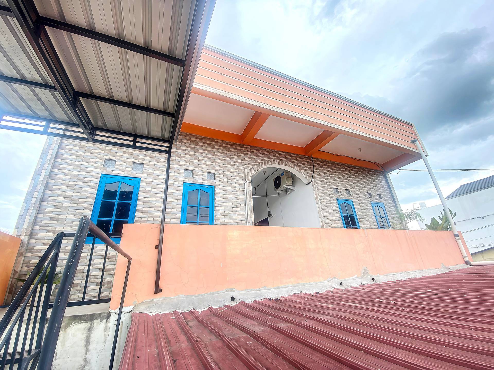https://images.rukita.co/buildings/building/4a90f418-30b3-471f-ac26-d261e90cffa3.jpg