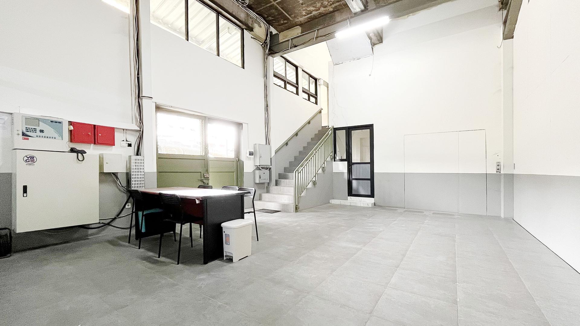 https://images.rukita.co/buildings/building/4c0ed502-e2f5-4edb-8f51-deaa83fd6476.jpg