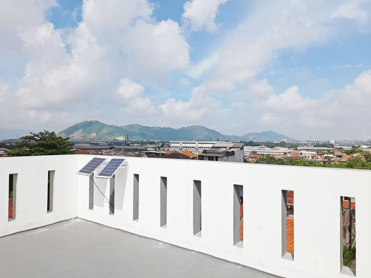 https://images.rukita.co/buildings/building/4d96abab-ce6.jpg