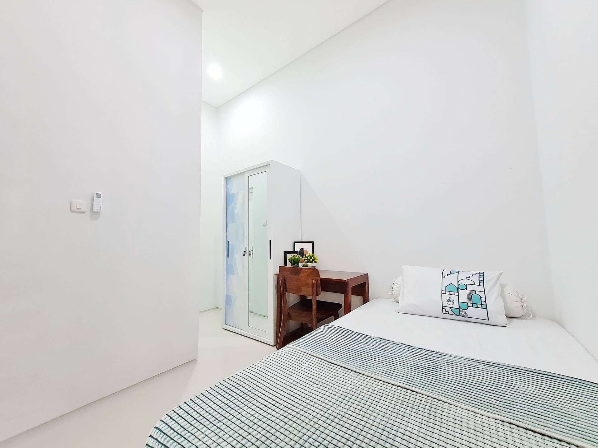 https://images.rukita.co/buildings/building/4e1fb6a6-2f3.jpg
