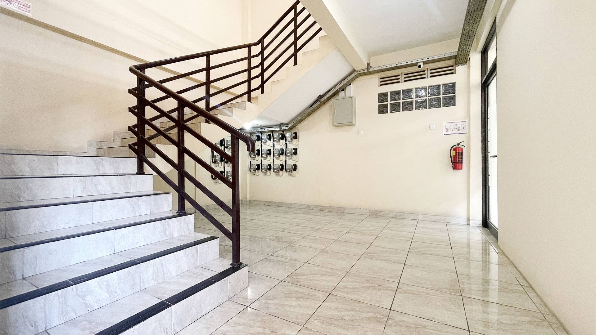 https://images.rukita.co/buildings/building/4e82e3c9-ba7c-447a-9250-2f2c8e5c98db.jpg