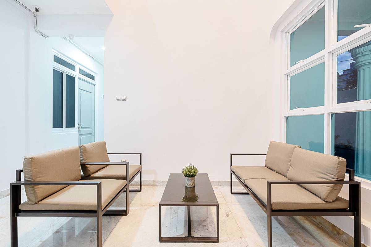 https://images.rukita.co/buildings/building/502138a8-adc.jpg