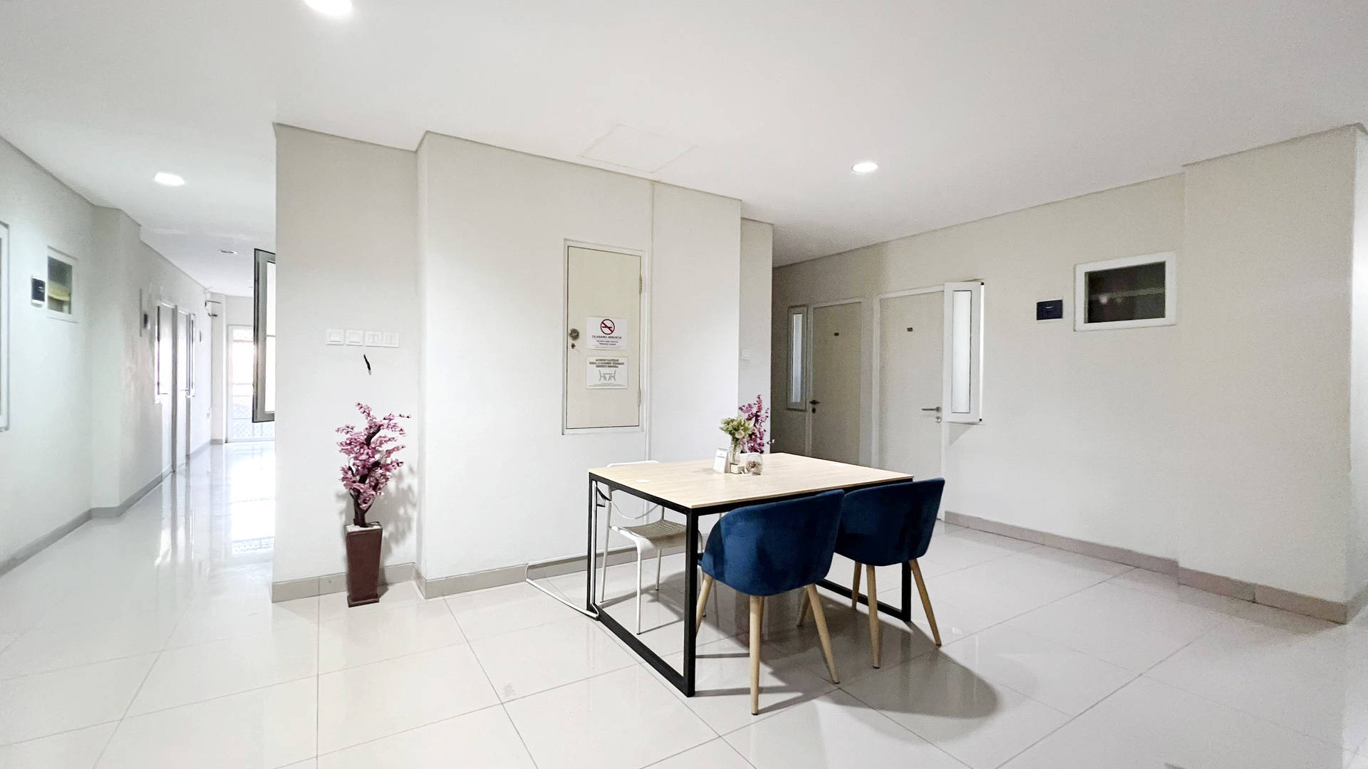 https://images.rukita.co/buildings/building/5070c35d-48c.jpg