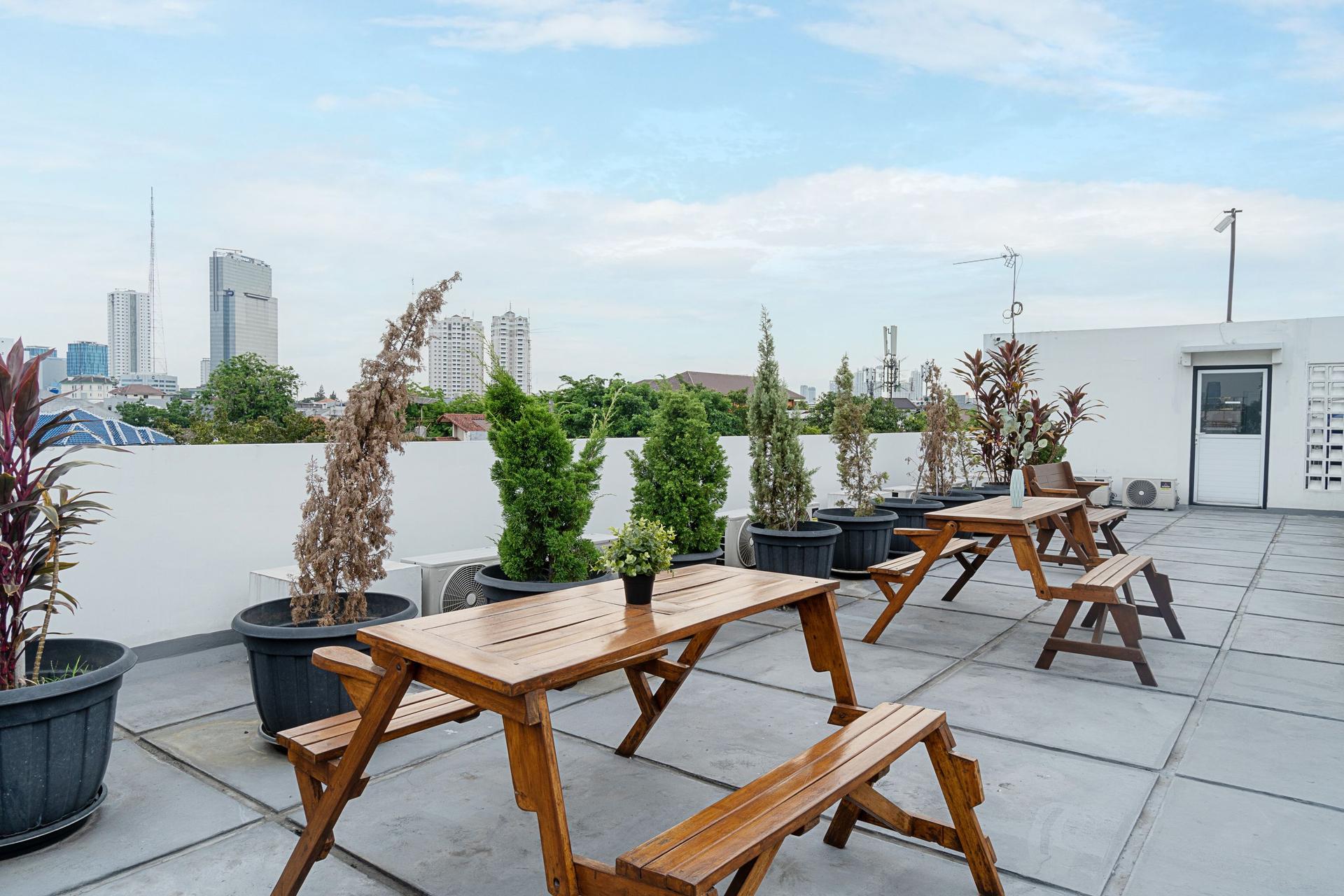 https://images.rukita.co/buildings/building/509f5bf9-74b.jpg