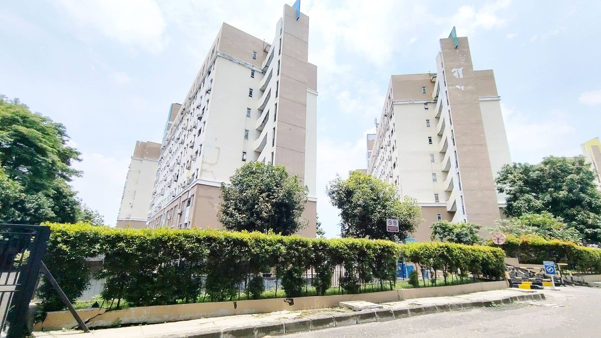 https://images.rukita.co/buildings/building/5129904a-9a4f-4731-ab2e-29c3f5af4cac.jpg