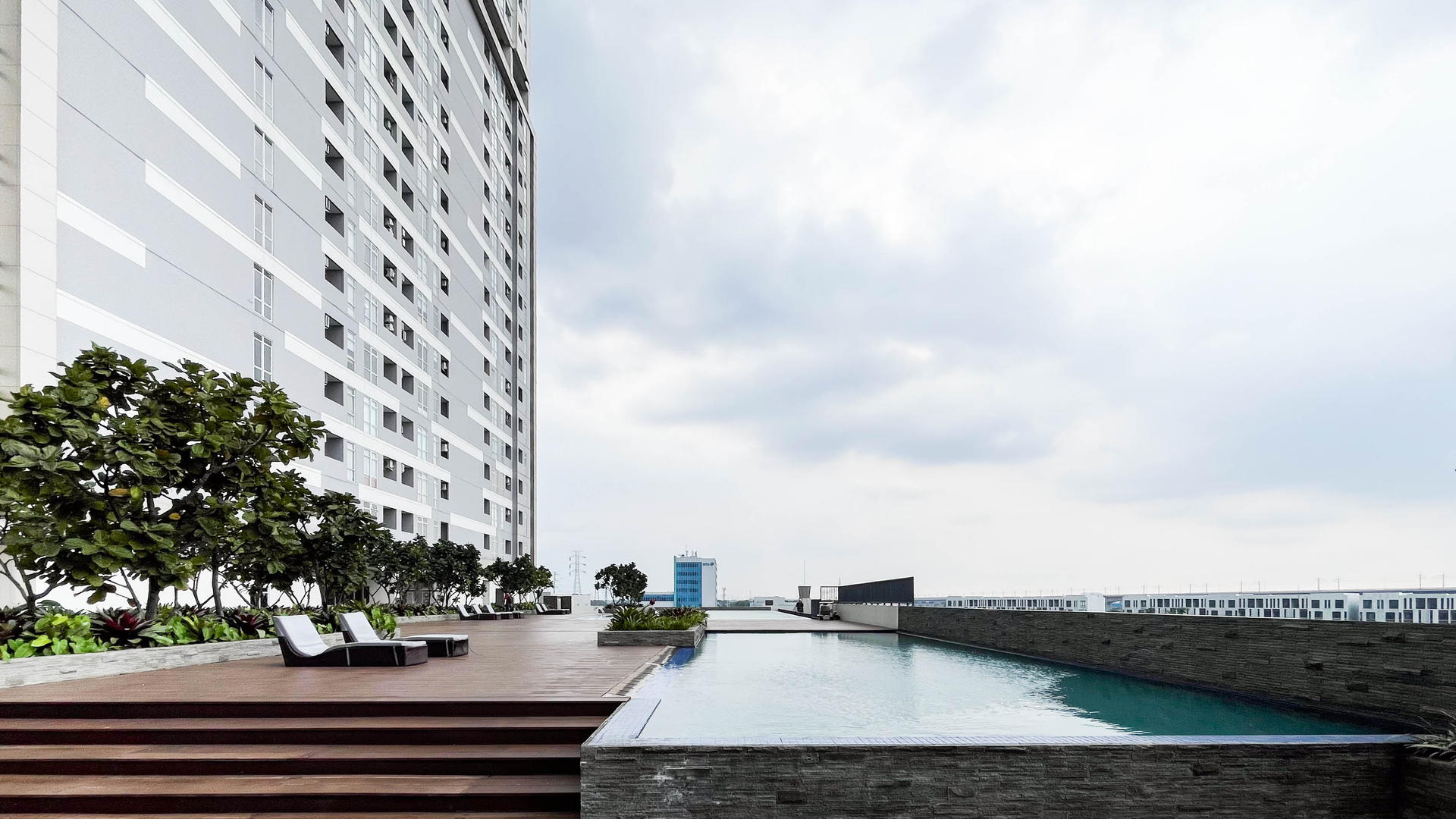 https://images.rukita.co/buildings/building/51bb2156-508.jpg