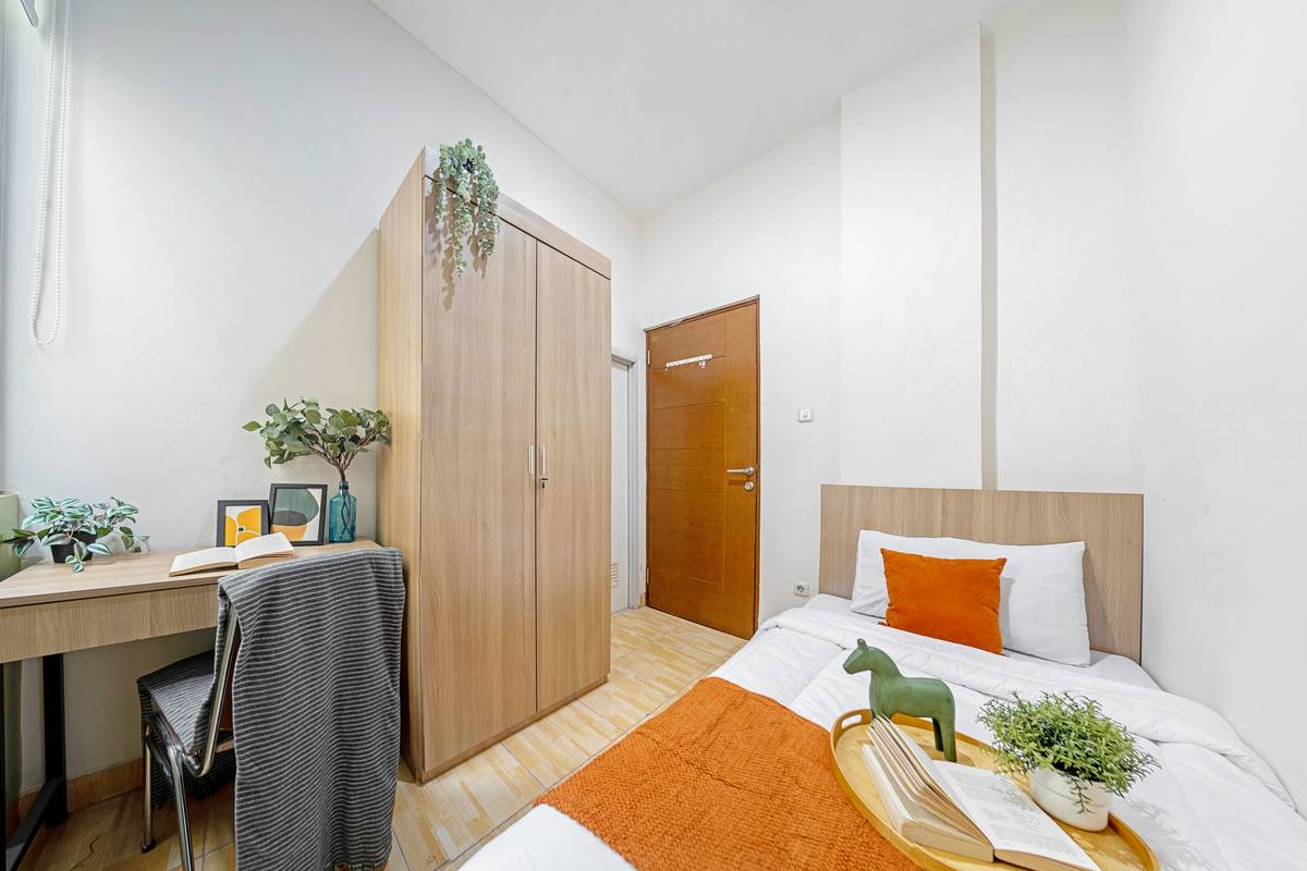https://images.rukita.co/buildings/building/533c41e1-ca4.jpg