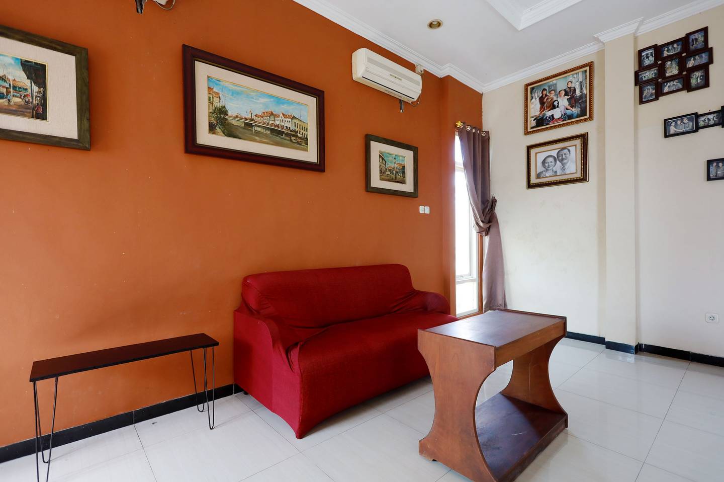 https://images.rukita.co/buildings/building/54136f81-304.jpg