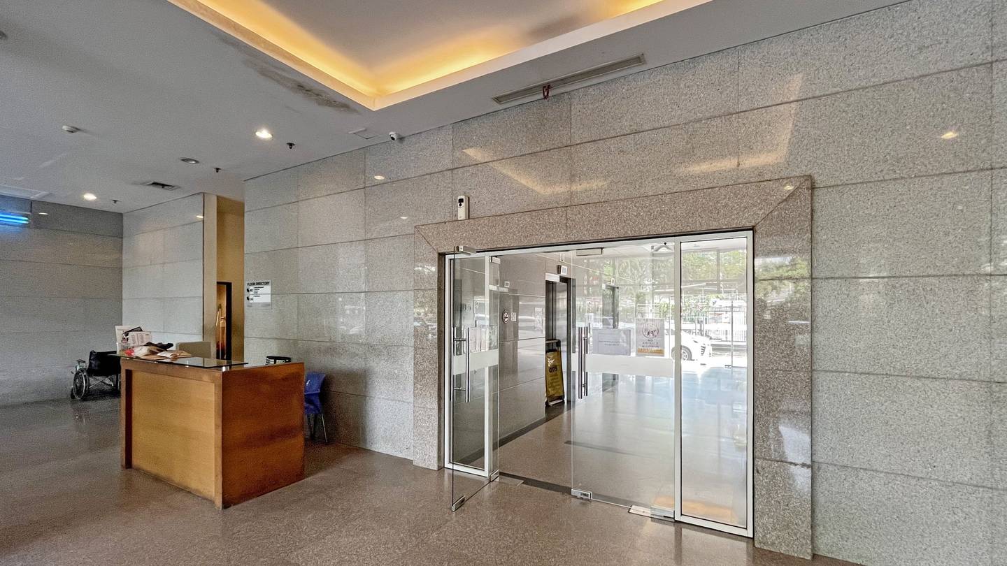 https://images.rukita.co/buildings/building/553c8434-bec.jpg