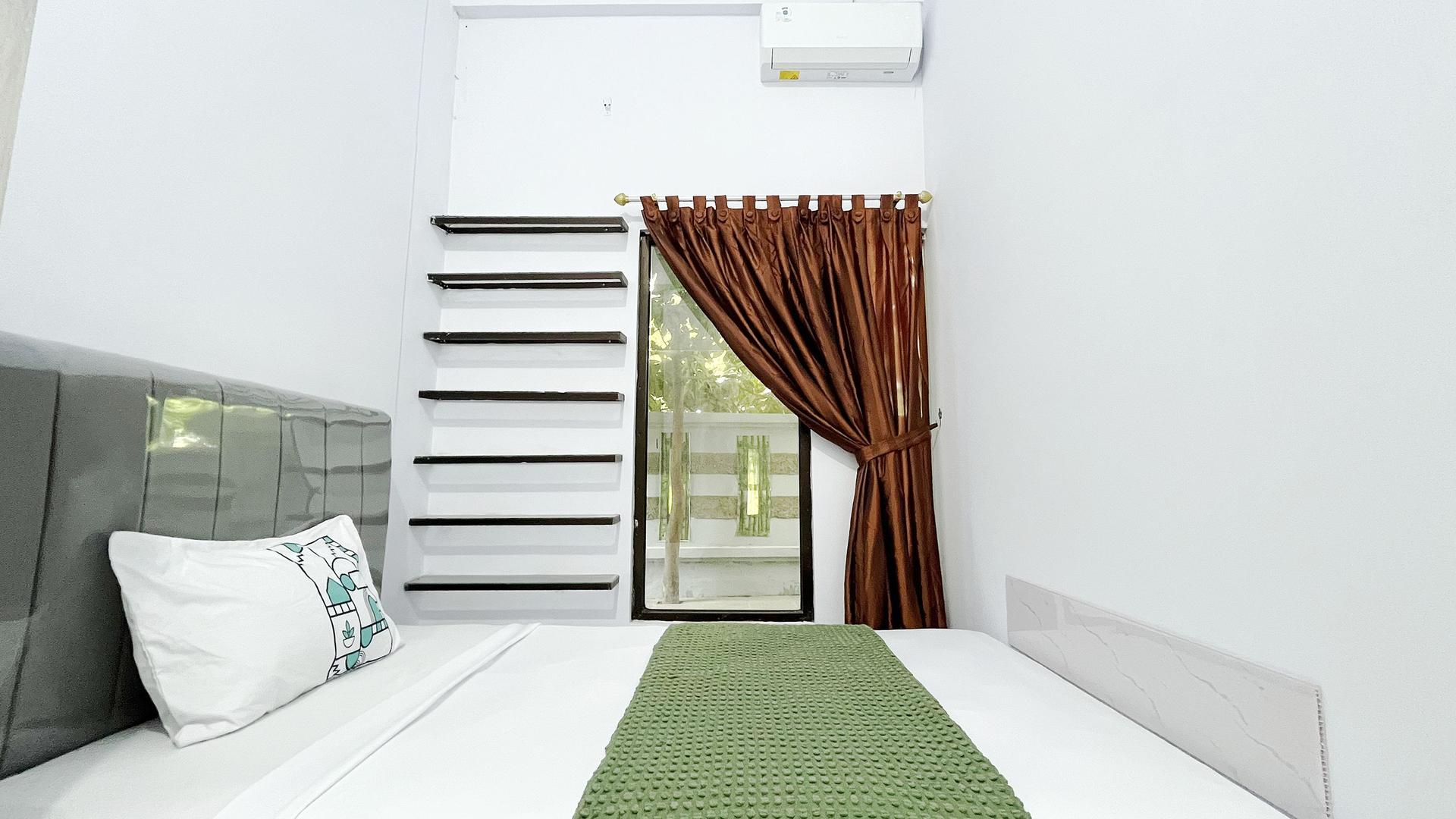 https://images.rukita.co/buildings/building/5651c3f5-949.jpg