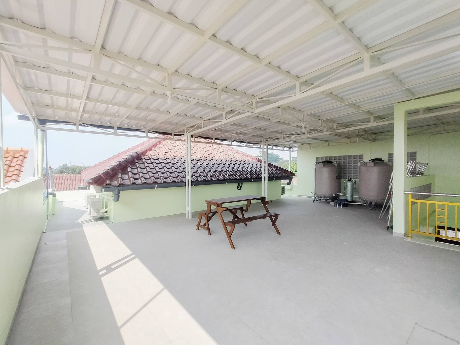 https://images.rukita.co/buildings/building/565e911a-8e02-495c-816c-aaf456de4318.jpg