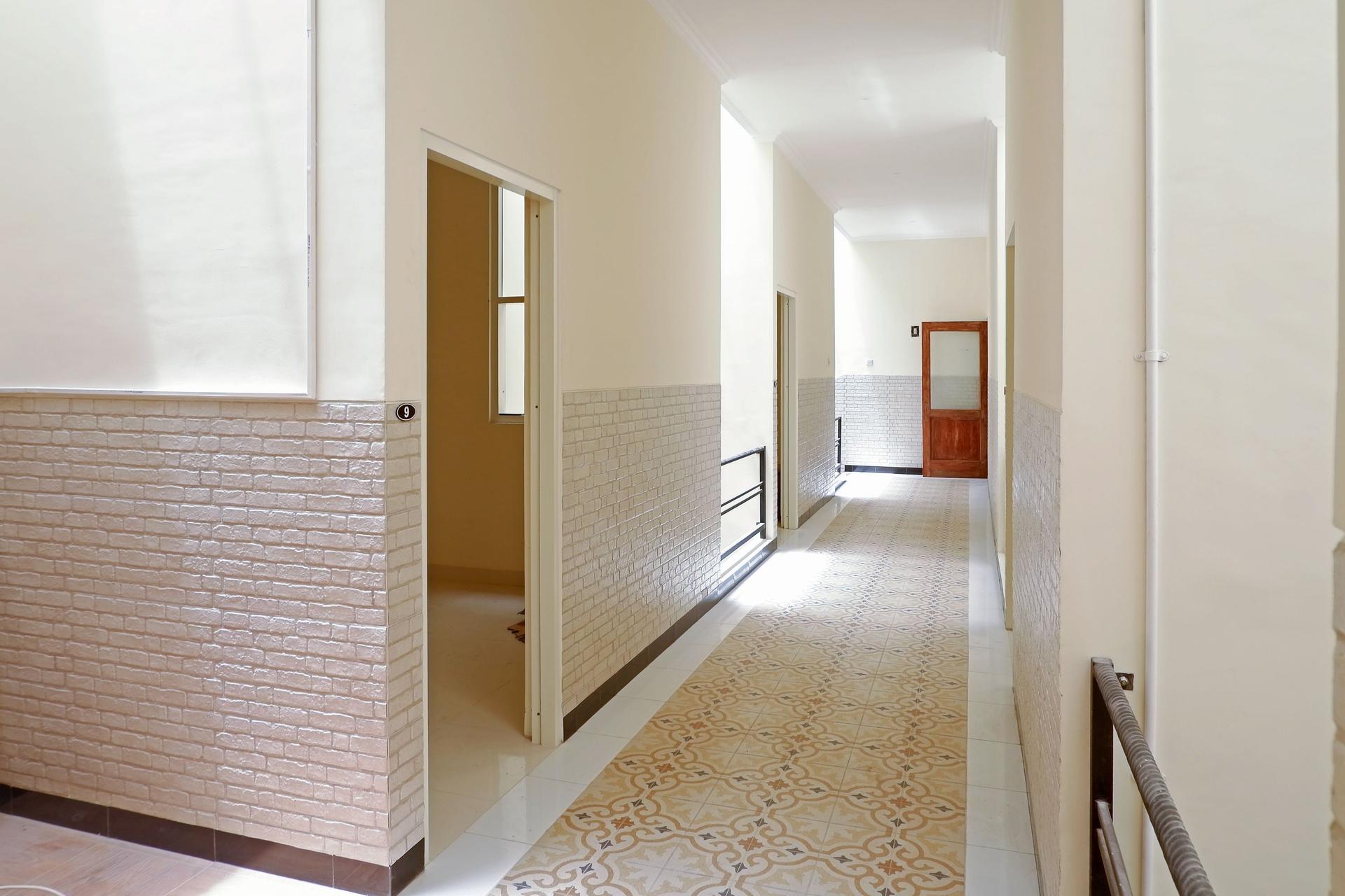 https://images.rukita.co/buildings/building/584bfe97-b50.jpg