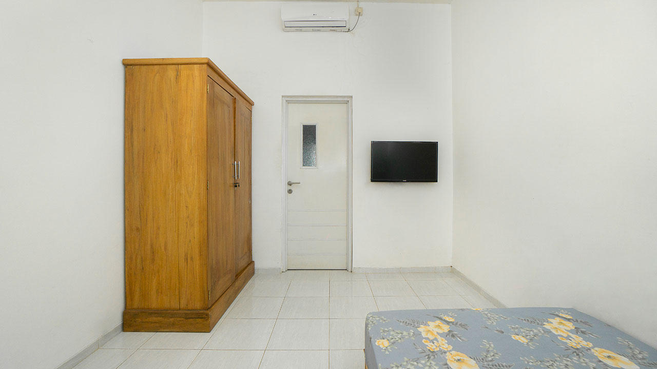 https://images.rukita.co/buildings/building/59e2f0d3-d49.jpg