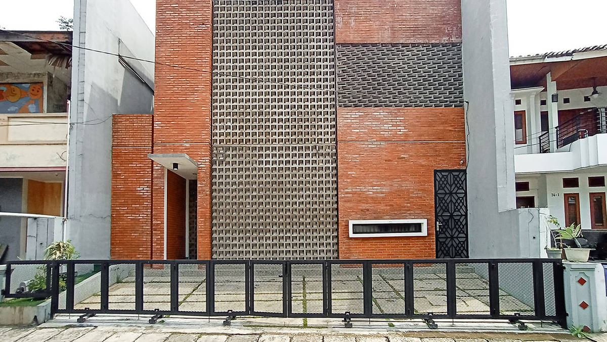 https://images.rukita.co/buildings/building/5a3dc6aa-e77.jpg