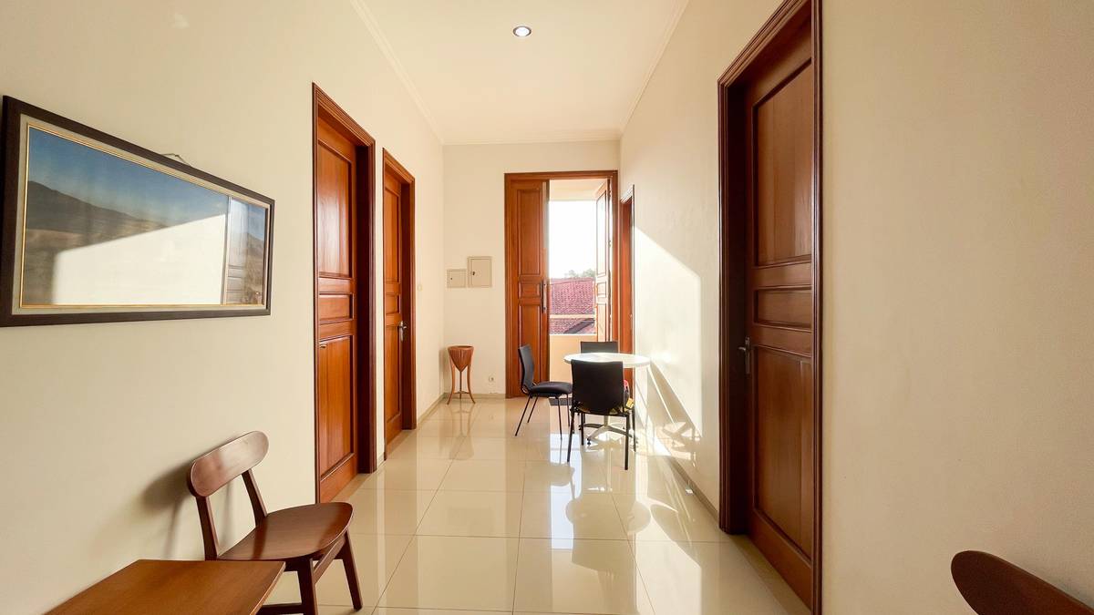 https://images.rukita.co/buildings/building/5a9f1bdd-138.jpg