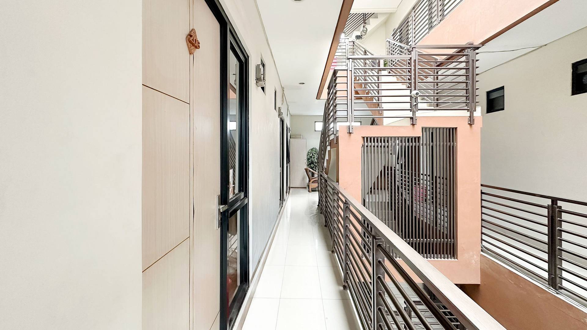 https://images.rukita.co/buildings/building/5adeb2eb-db4.jpg