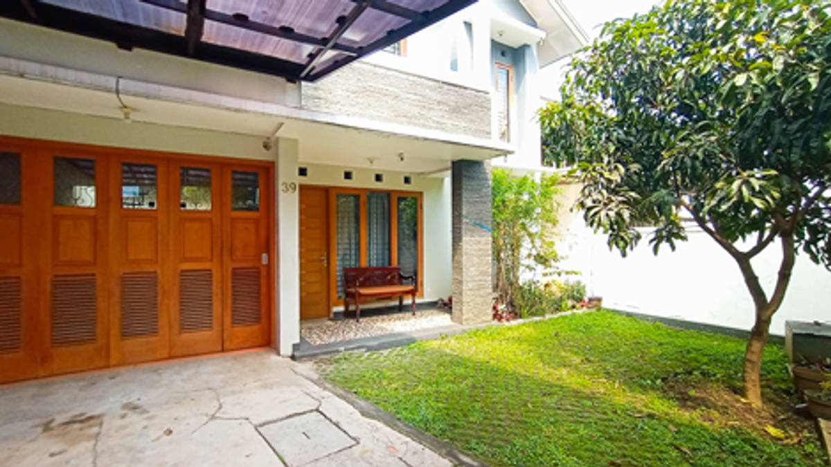 https://images.rukita.co/buildings/building/5b7d3bda-6c9.jpg