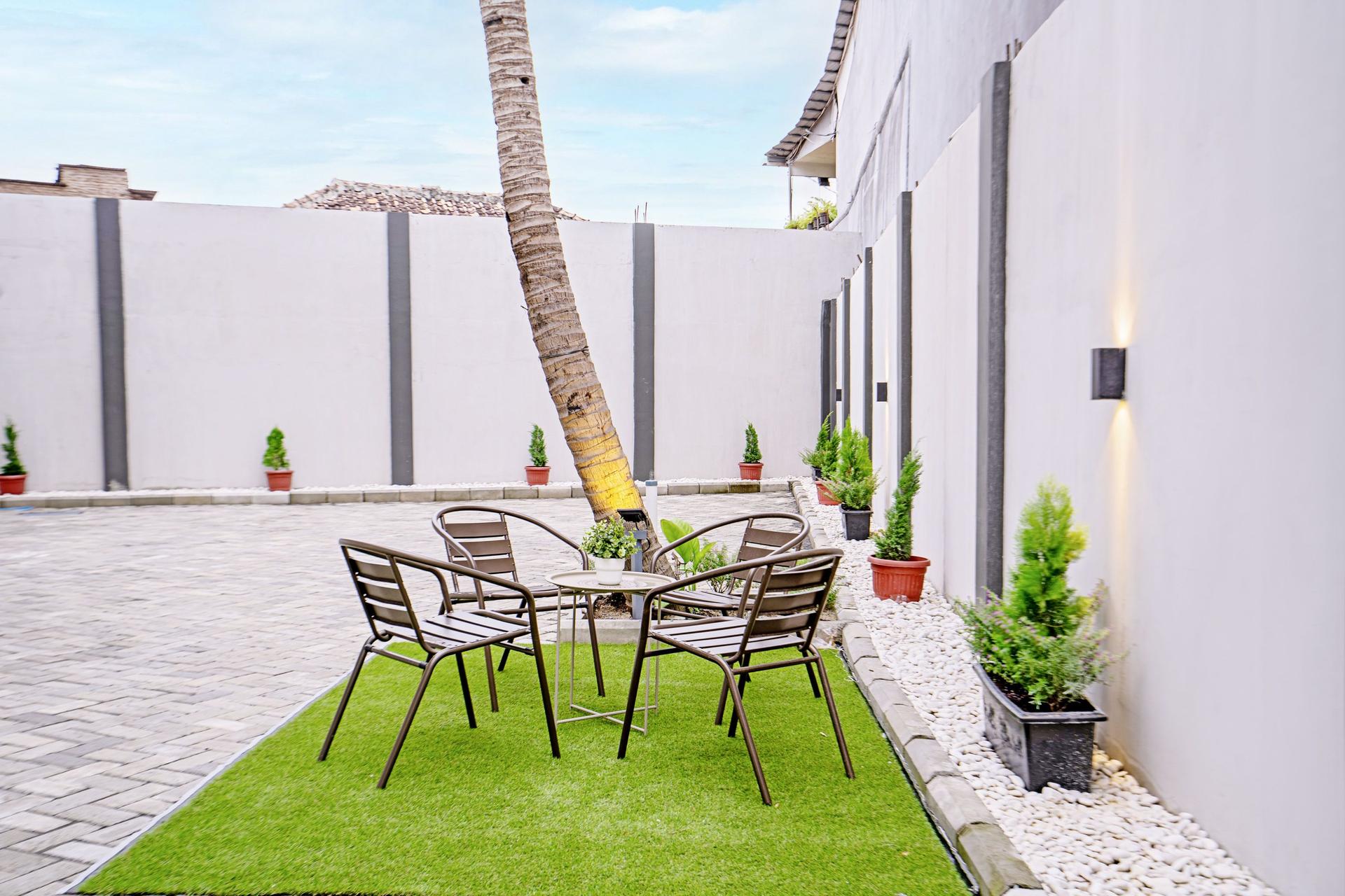 https://images.rukita.co/buildings/building/5d3b9320-f00.jpg
