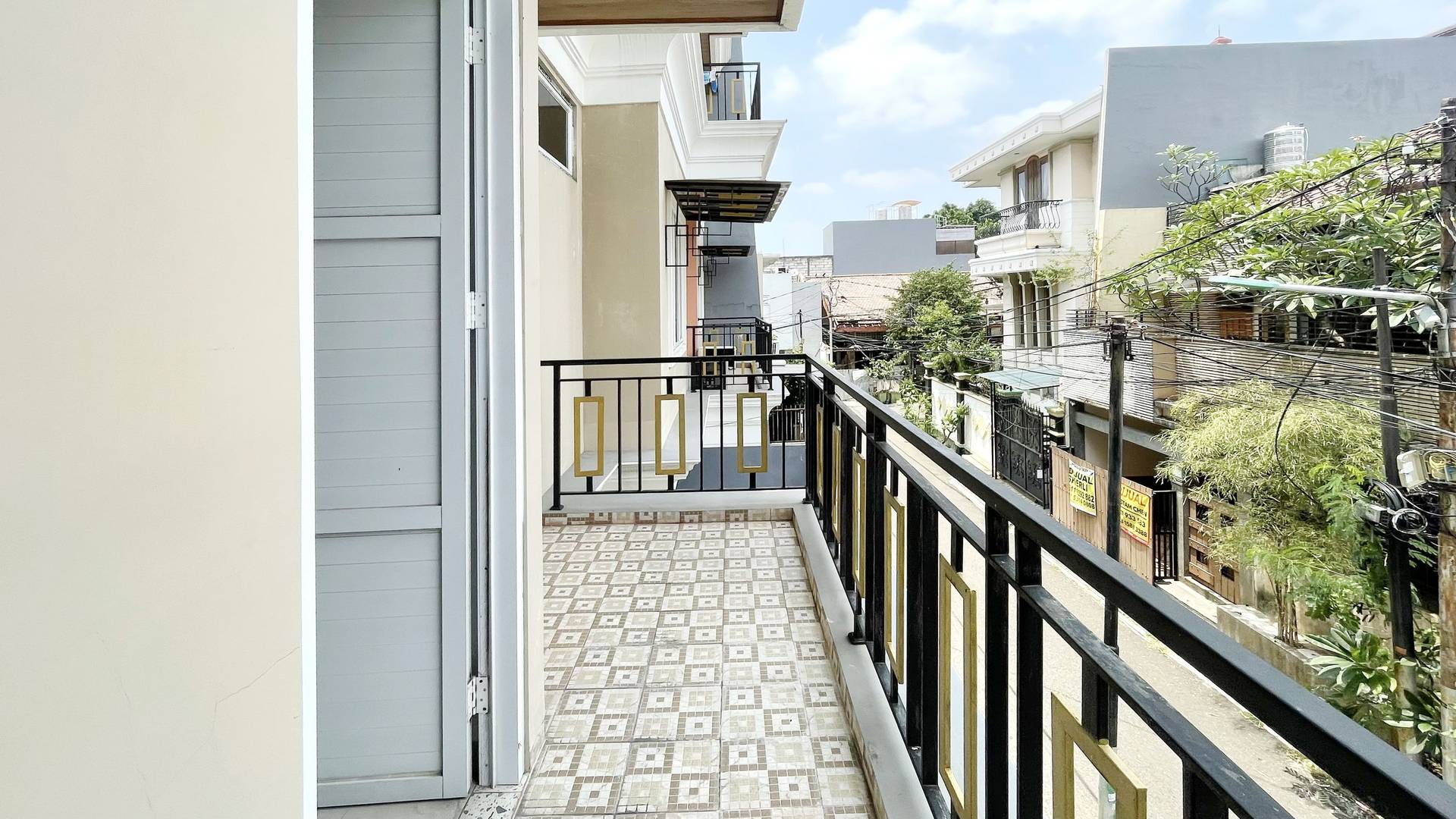 https://images.rukita.co/buildings/building/5daea4b4-7539-4786-8903-45940791b20f.jpg
