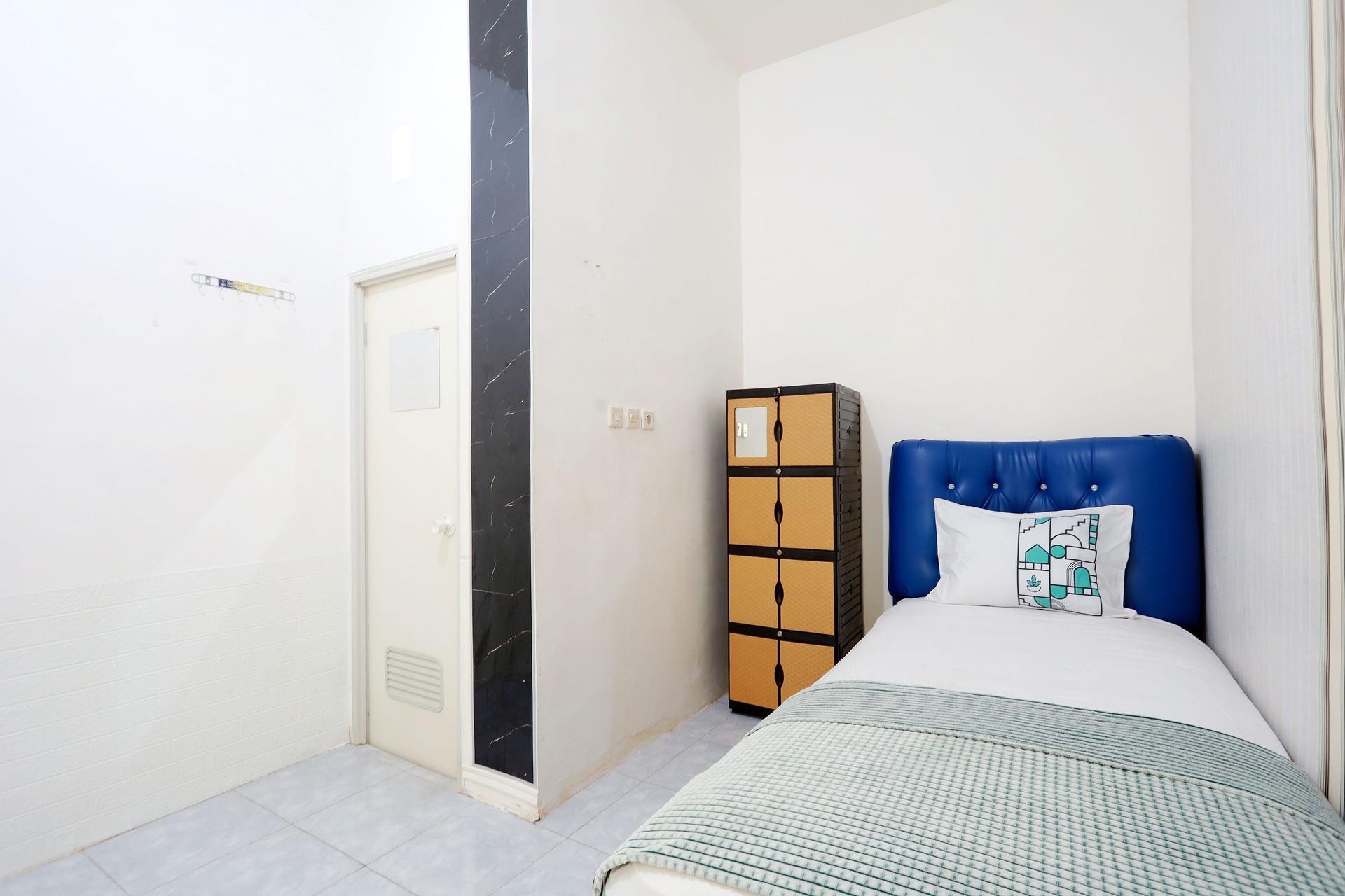 https://images.rukita.co/buildings/building/5dd9e2bd-8ec.jpg