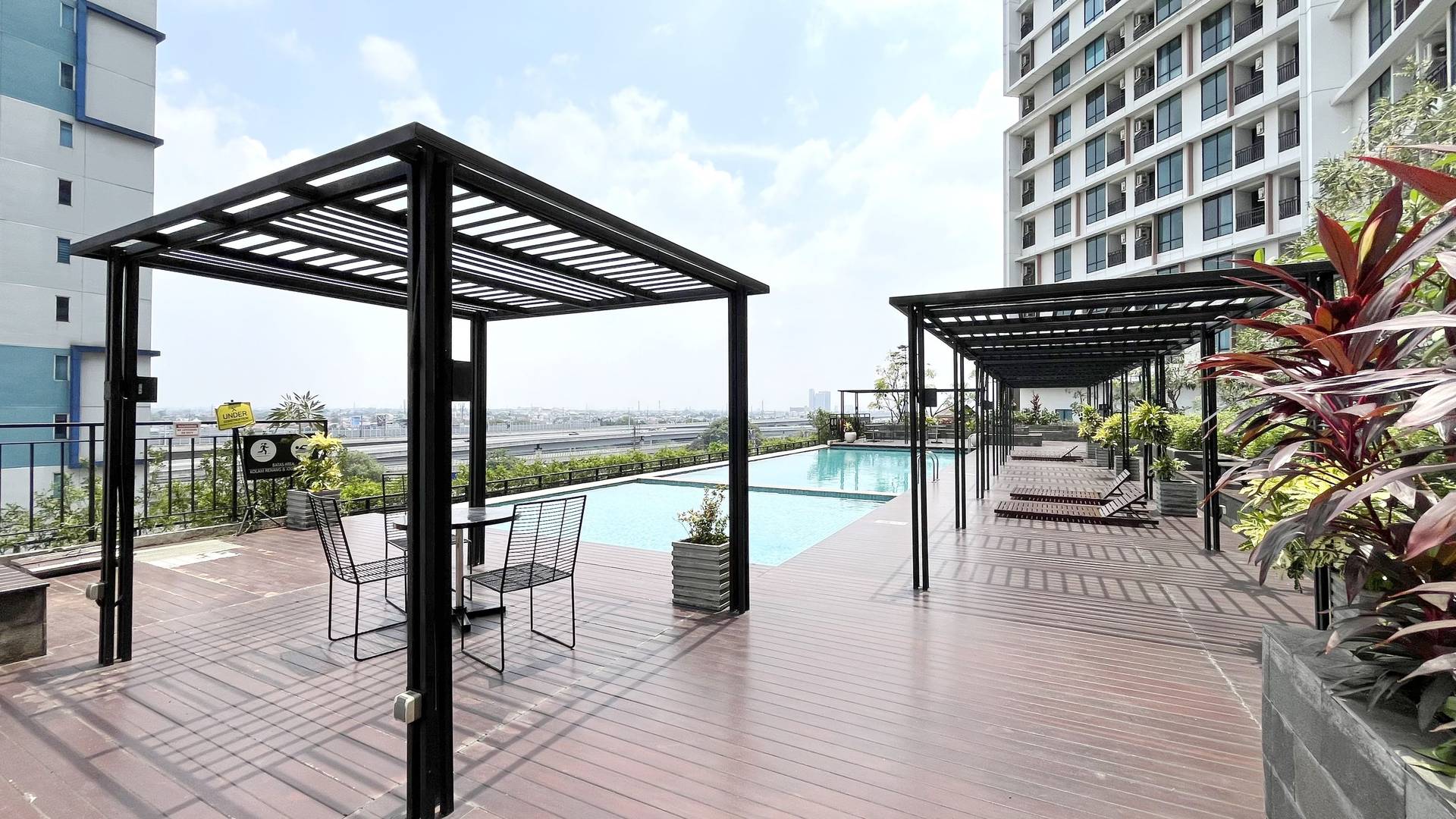 https://images.rukita.co/buildings/building/5ebab1d0-856.jpg